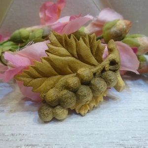 Vintage Grapes Pin